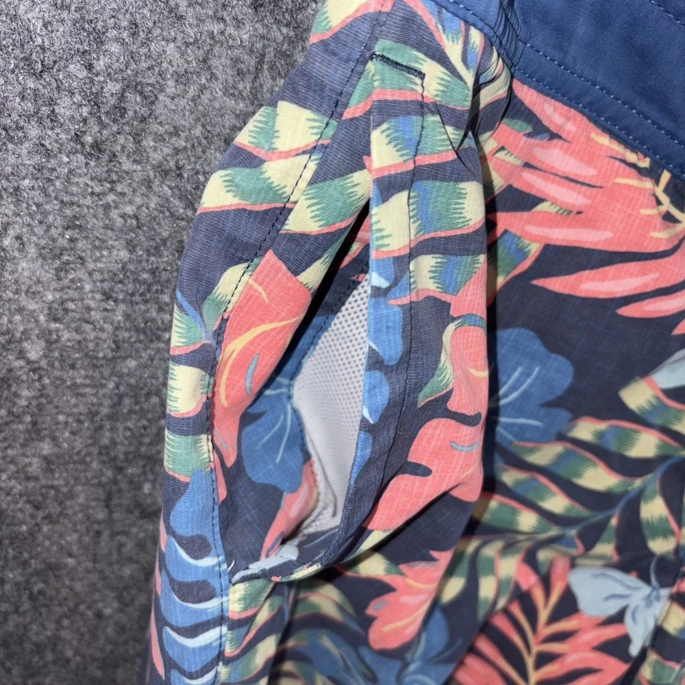 American Eagle Men Size S Blue Floral Polyester Blend Swim‎ Beach Board Shorts